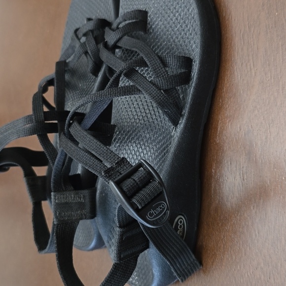 CHACO Women's Black Strappy Sandals sz 8 - Picture 2 of 6